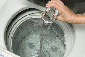 czyszczenie pralki octem - przepis - ile dodać sody oczyszczonej do prania